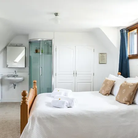Peyzac-le-moustier Sleeps 8 וילה